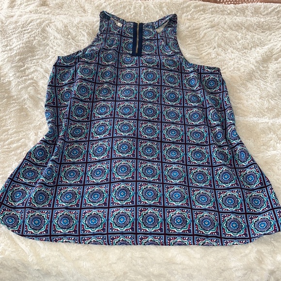 Top - Picture 7 of 9